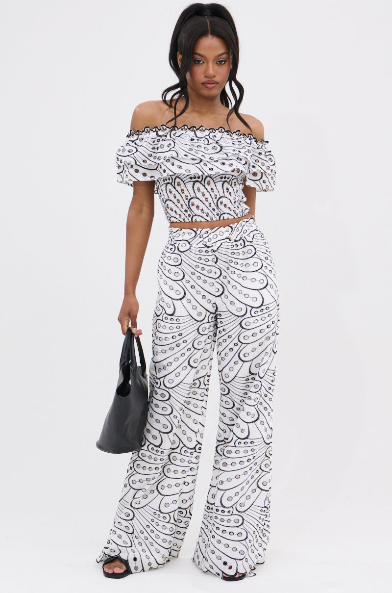 SET YOU FREE OFF THE SHOULDER BLOUSE